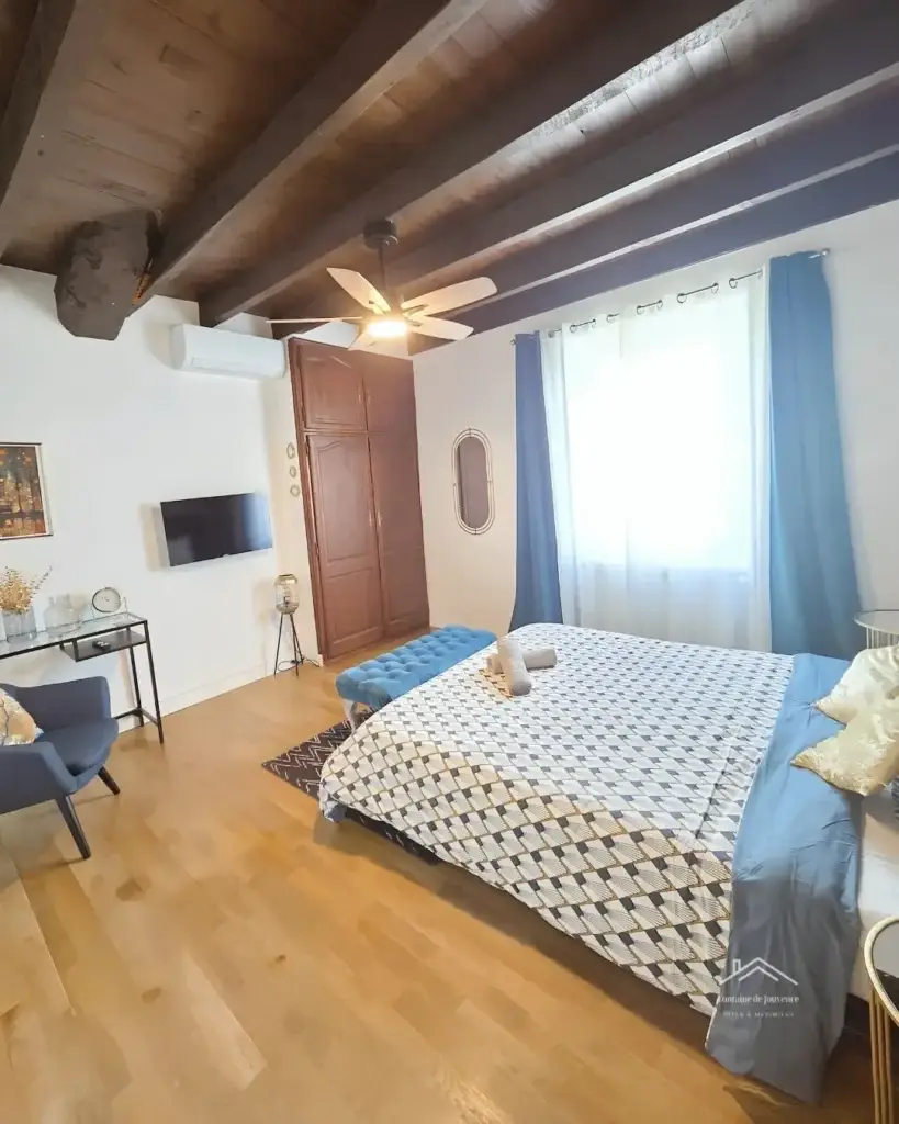 Chambre Art déco climatisée du gîte Les Jouvenceaux